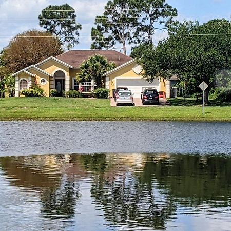 A Treasure Coast Gem- Private Entrance And Private Bathroom Port St. Lucie Exterior photo