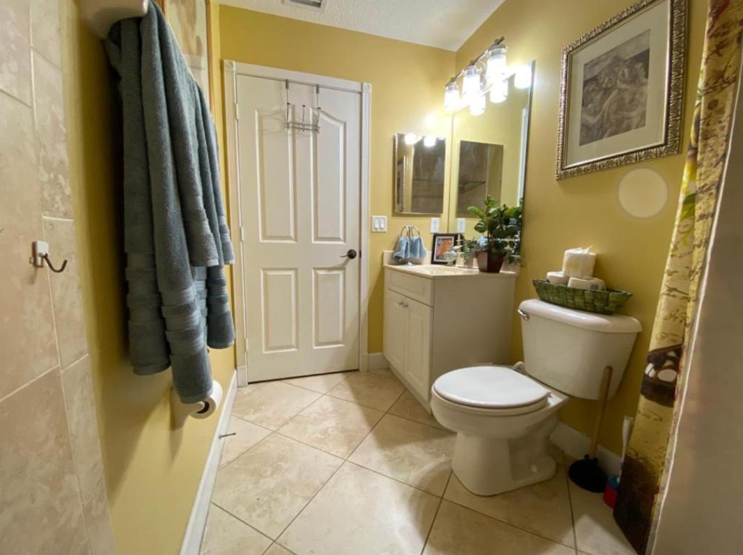 A Treasure Coast Gem- Private Entrance And Private Bathroom Port St. Lucie Exterior photo