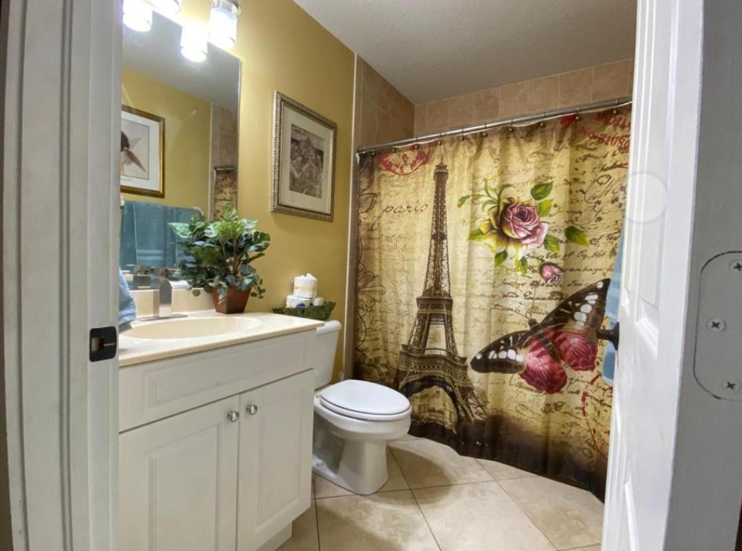 A Treasure Coast Gem- Private Entrance And Private Bathroom Port St. Lucie Exterior photo