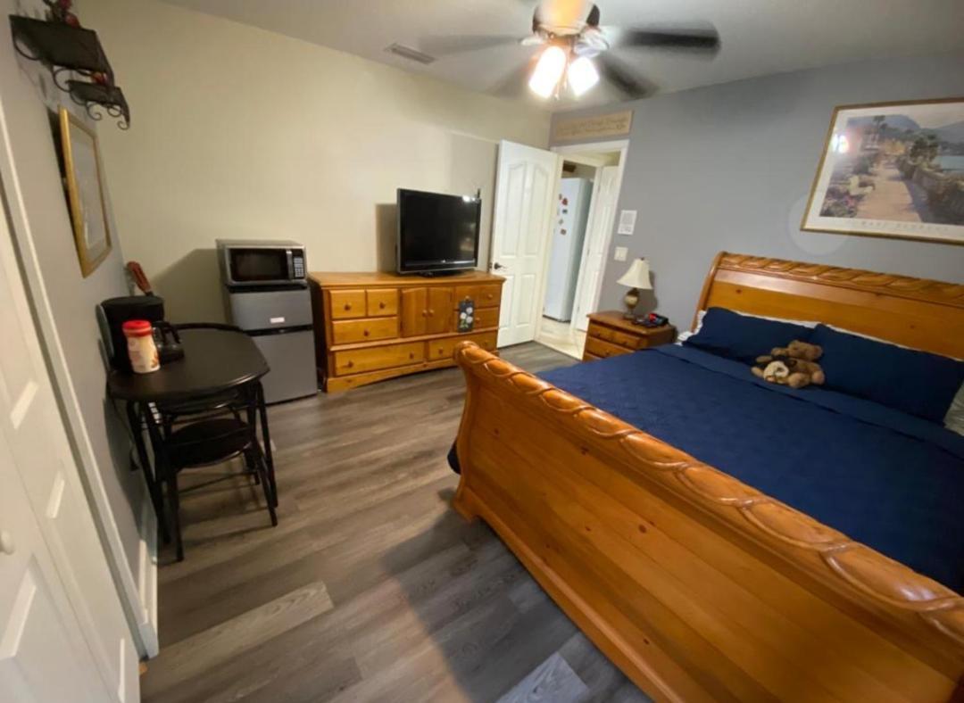 A Treasure Coast Gem- Private Entrance And Private Bathroom Port St. Lucie Exterior photo